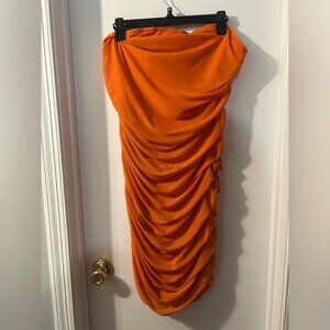 Fashion to Figure Orange Strapless Ruched Midi Dress – Size 1X